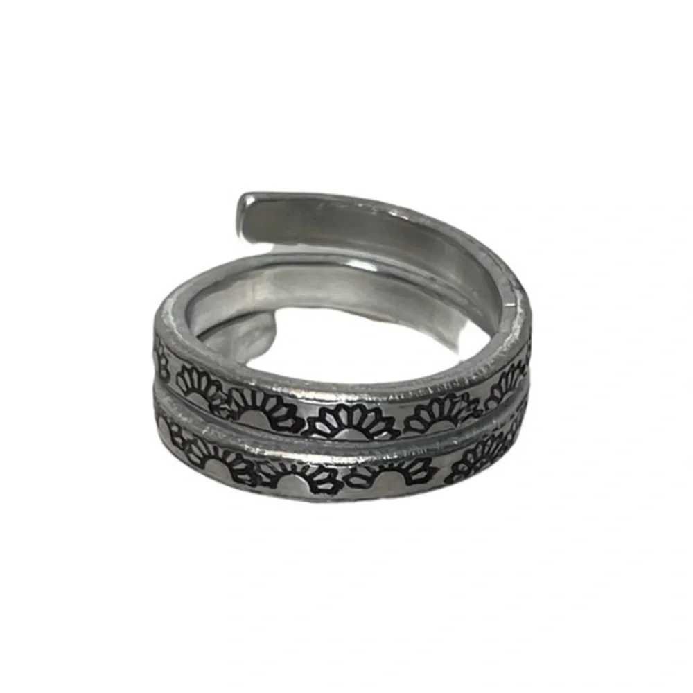 Handmade 8/9 stamped boho sunflower silver adjustable hypoallergenic wrap ring‎
